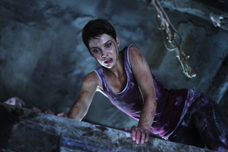 ANDREA OSVART "Aftershock" (©Sobras.com Producciones)