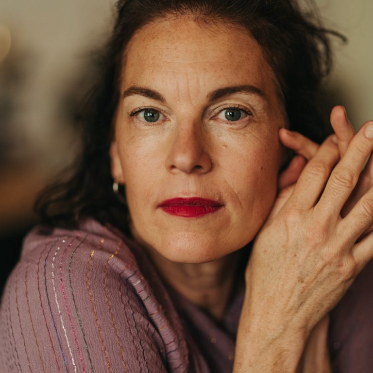 VICTORIA MAYER (© Joel Heyd)