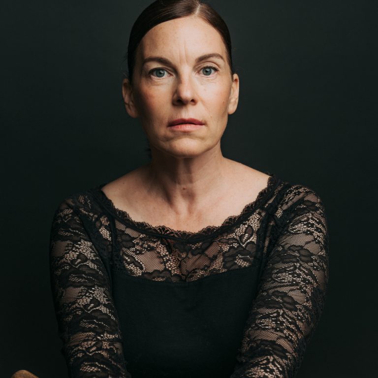VICTORIA MAYER (© Joel Heyd)