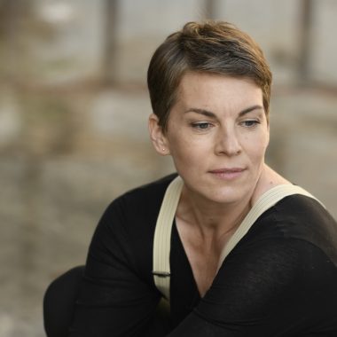 VICTORIA MAYER (© Jeanne Degraa)