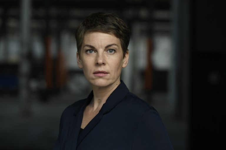 VICTORIA MAYER (© Jeanne Degraa)