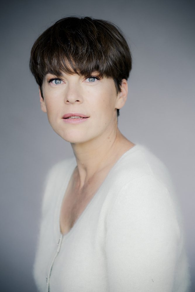 VICTORIA MAYER (© Christian Hartmann)