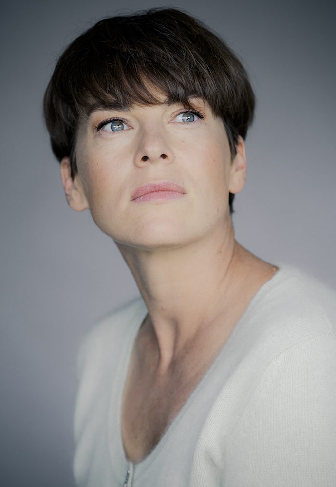 VICTORIA MAYER (© Christian Hartmann)