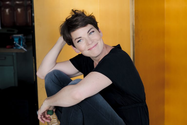 VICTORIA MAYER (© Christian Hartmann)