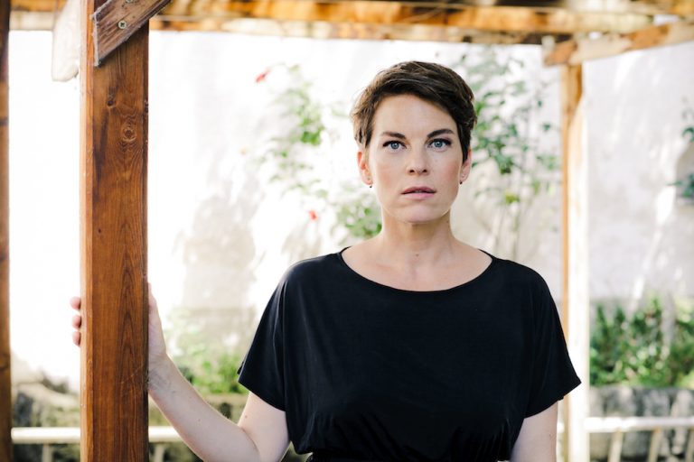 VICTORIA MAYER (© Christian Hartmann)