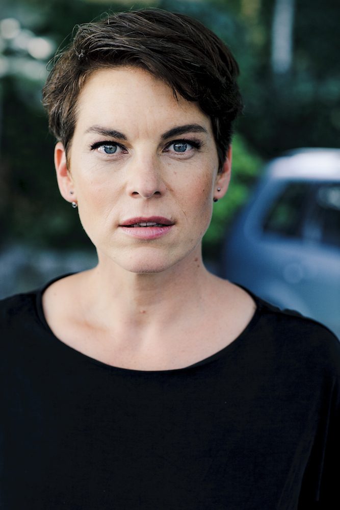 VICTORIA MAYER (© Christian Hartmann)