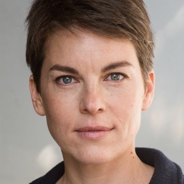 VICTORIA MAYER (© Alan Ovaska)