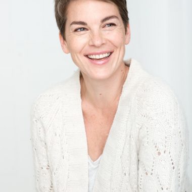 VICTORIA MAYER (© Alan Ovaska)