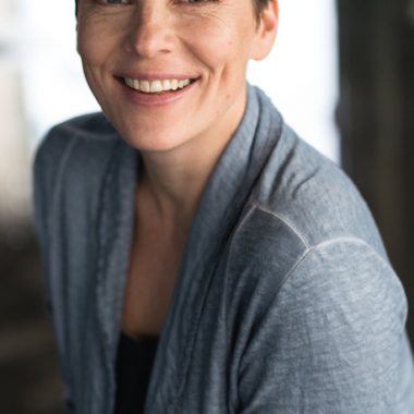 VICTORIA MAYER (© Alan Ovaska)