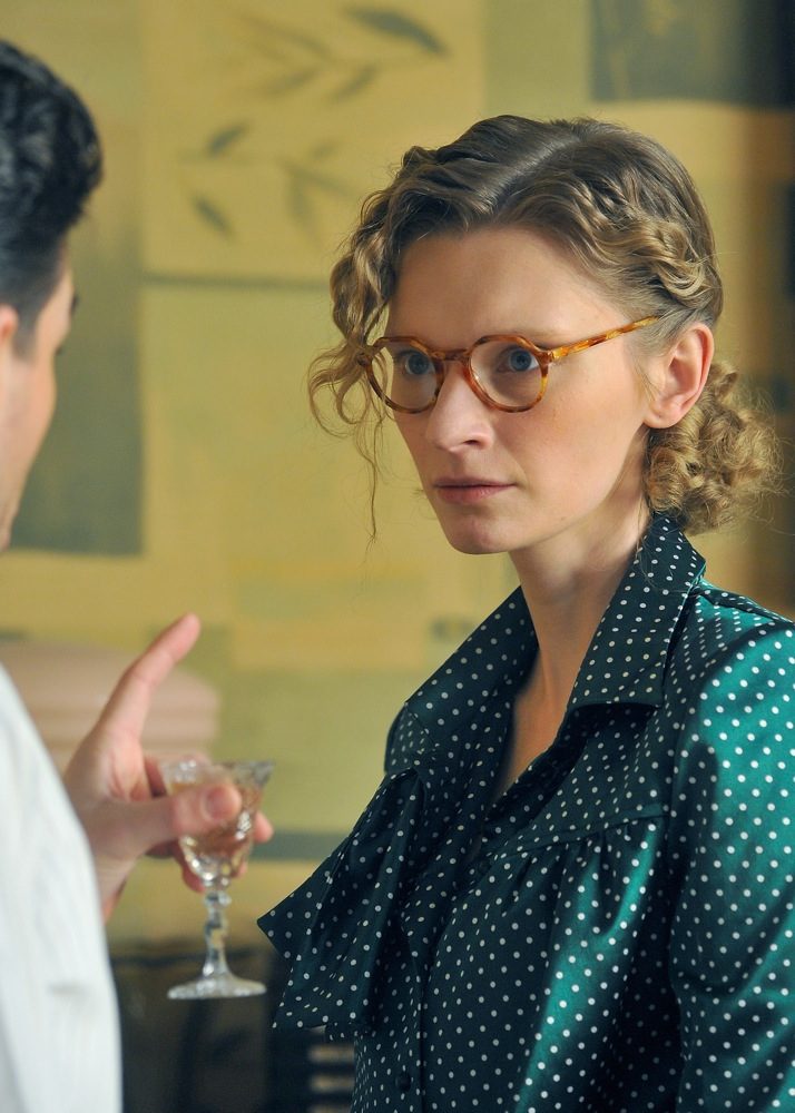 AGATA BUZEK ( in "REWERS")