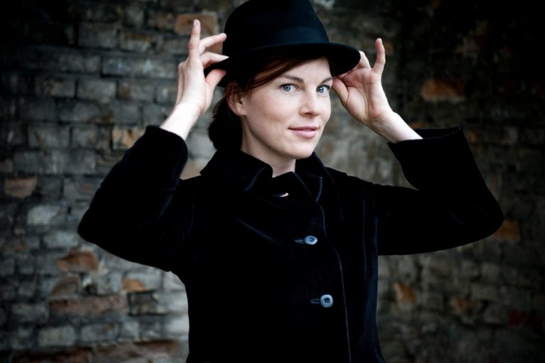 VICTORIA MAYER (© Bernd Brundert)