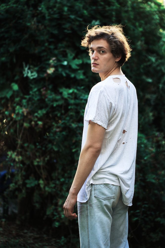 LUCAS ENGLANDER (© Vakat)