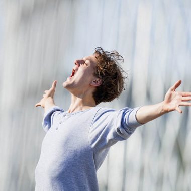 LUCAS ENGLANDER (© Frank Chmura)