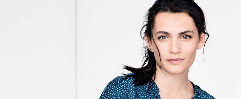 ELLA RUMPF: (© Mathias Bothor)