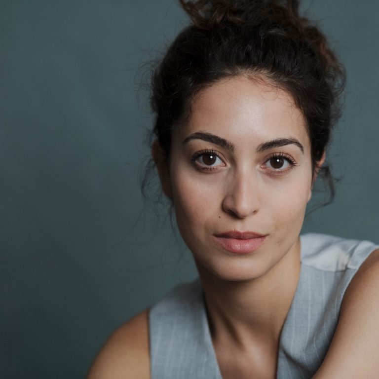 SABRINA AMALI (© Jeanne Degraa)