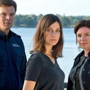 kriminaltechnikerin-dr-viktoria-wex-dorfpolizist-leon-pawlak-und-die-selbstbewusste-kommiss-100__v-standard644_f6b8fa KopiePan