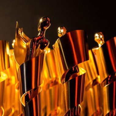 2017-Porikys-lola-statue-2560×1440-2096×1179-c-center