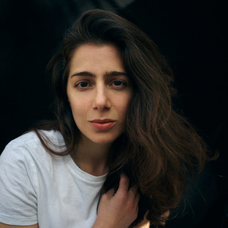 AYSIMA ERGÜN (© Louise Amelie)