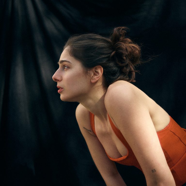 AYSIMA ERGÜN (© Louise Amelie)
