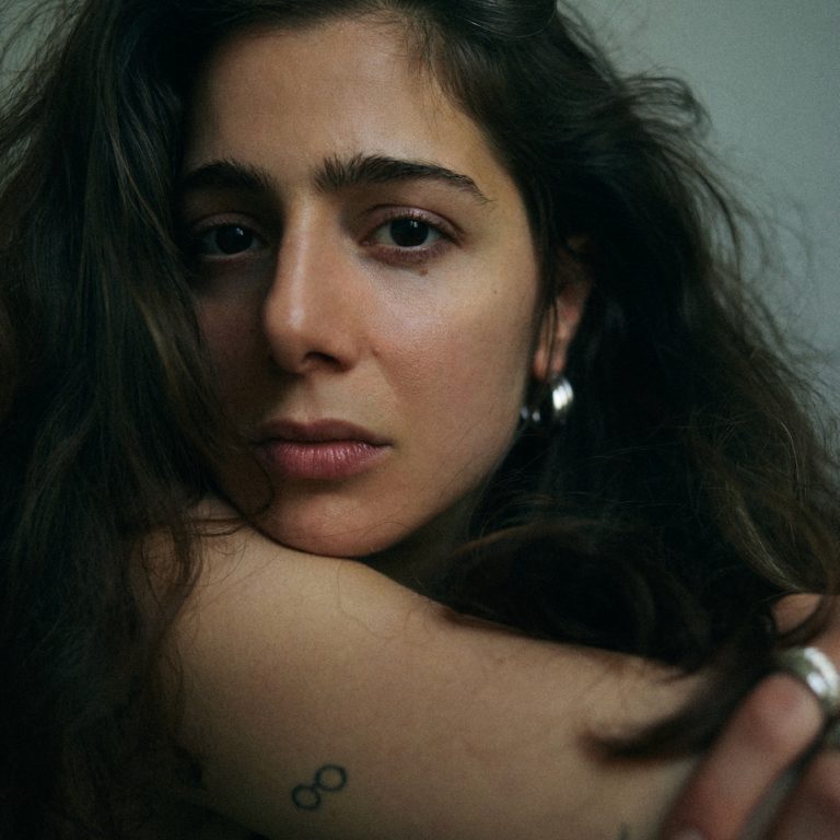 AYSIMA ERGÜN (© Louise Amelie)