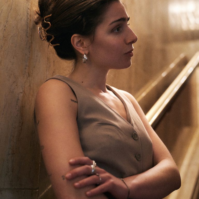 AYSIMA ERGÜN (© Louise Amelie)