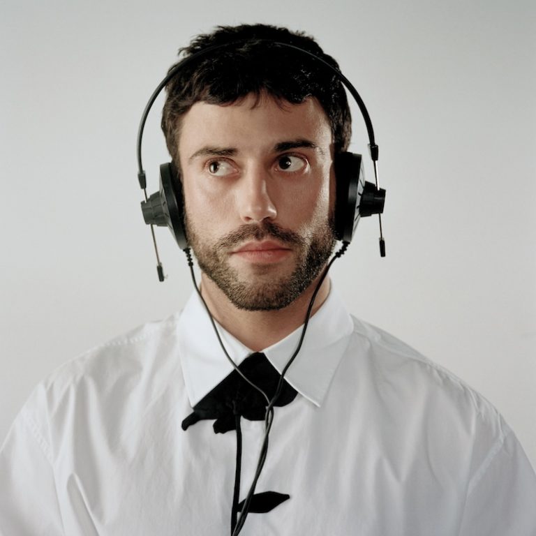 AARON ALTARAS (© jingxiong qiao)