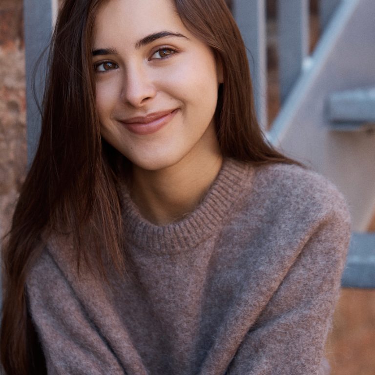 HELENA YOUSEFI (© Robin Kater)