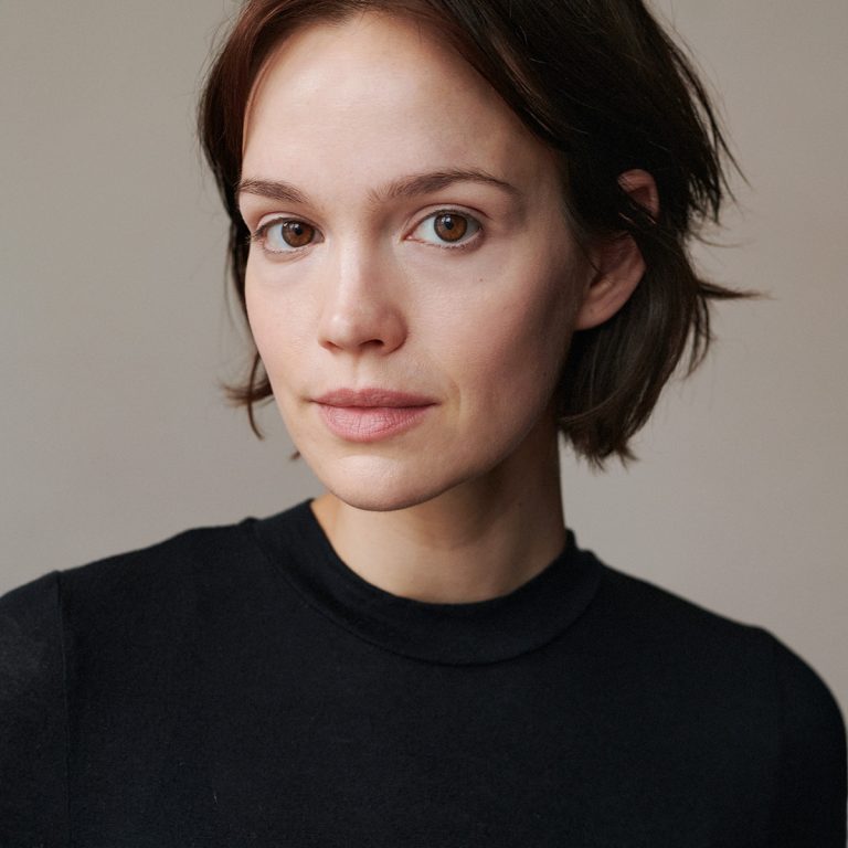 EMILIA SCHÜLE (© Valeria Mitelman)